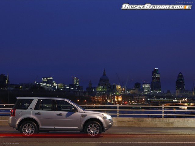 Land Rover FREELANDER 2 TD4 E STOPSTART Picture #4 Land Rover FREELANDER 2 TD4 E STOPSTART Picture #4